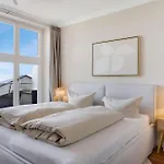 Entire Luxury Flat With Sea View Pool Sauna * Sellin (Rugen)