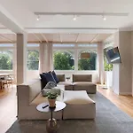 Entire Luxury Flat With Sea View Pool Sauna 아파트