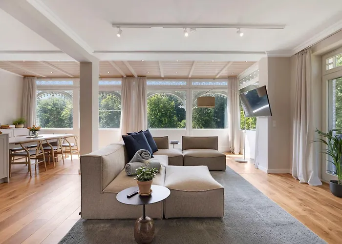 Entire Luxury Flat With Sea View Pool Sauna 아파트