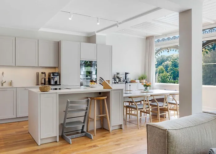 Entire Luxury Flat With Sea View Pool Sauna 아파트 *